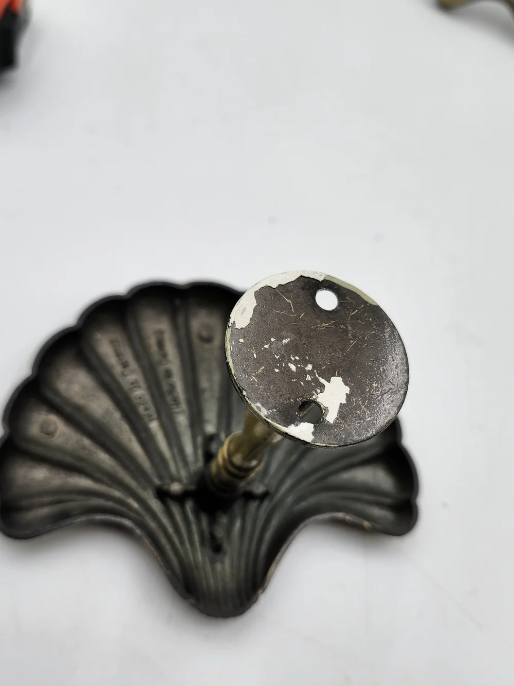2 Vintage Antique Brass Metal Scallop Shell Curtain Tie-Backs Hollywood Regency